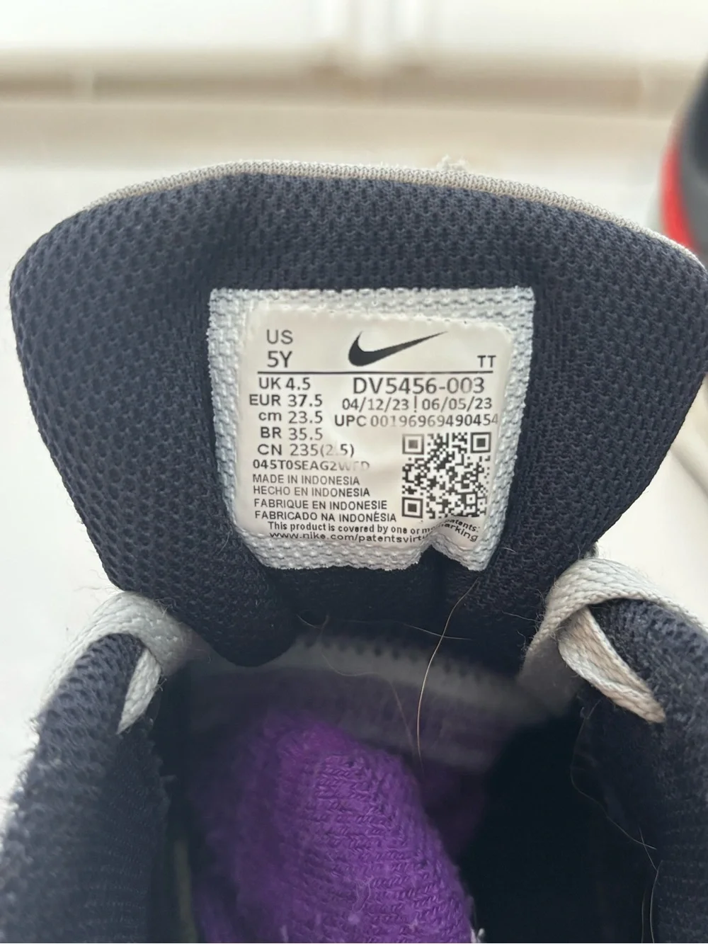 Nike classic low